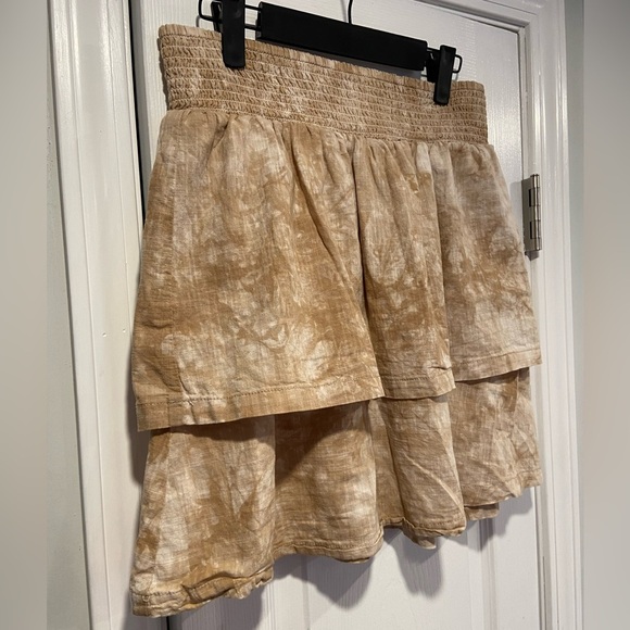 April Kiss Size L Smocked Waist Tiered Ruffle Tan Cream Tie Dye Mini Skirt - Picture 5 of 10
